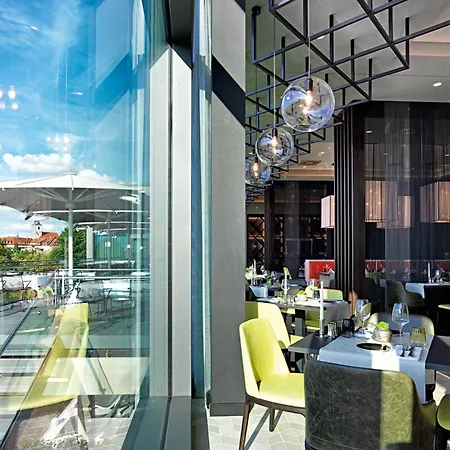 ホテル Panoramahotel 4*